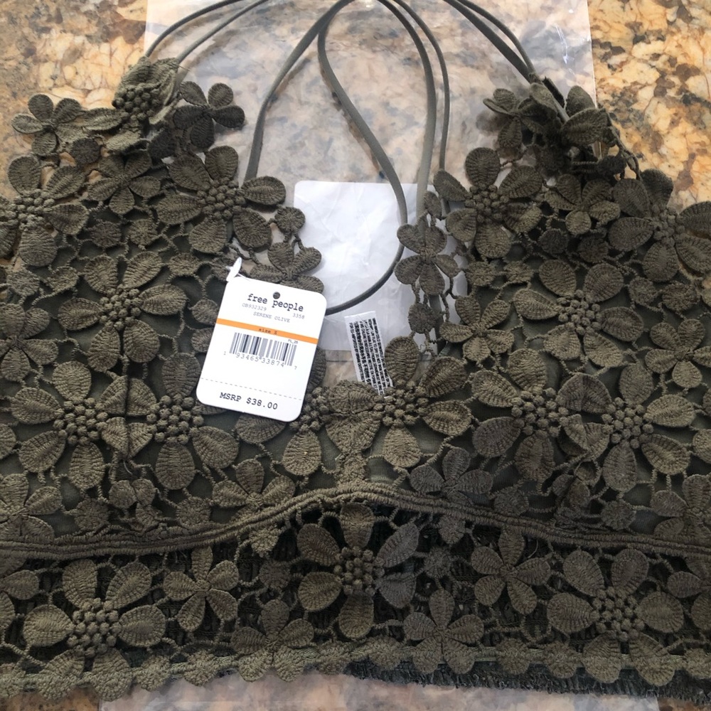NWT FREE PEOPLE MISS DAZIE BRALETTE. SIZE S